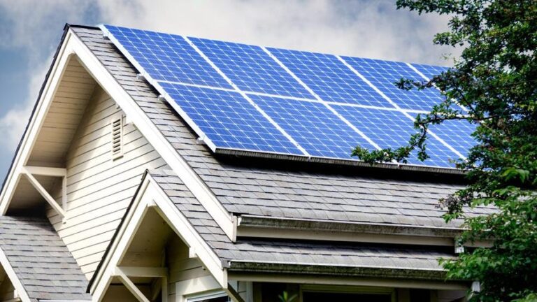 A Guide to Buying a Perfect Solar Plant For Your Home