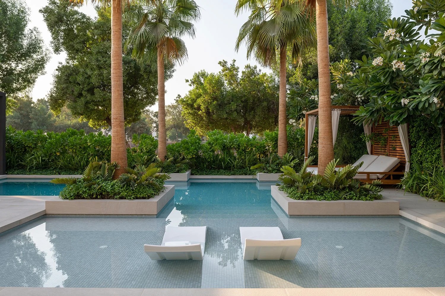 Tips To Choose The Right Luxury Swimming Pool Design Style For Your Home