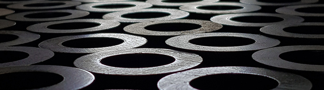 How To Choose Between CO2 And Fiber Laser Cutting Services